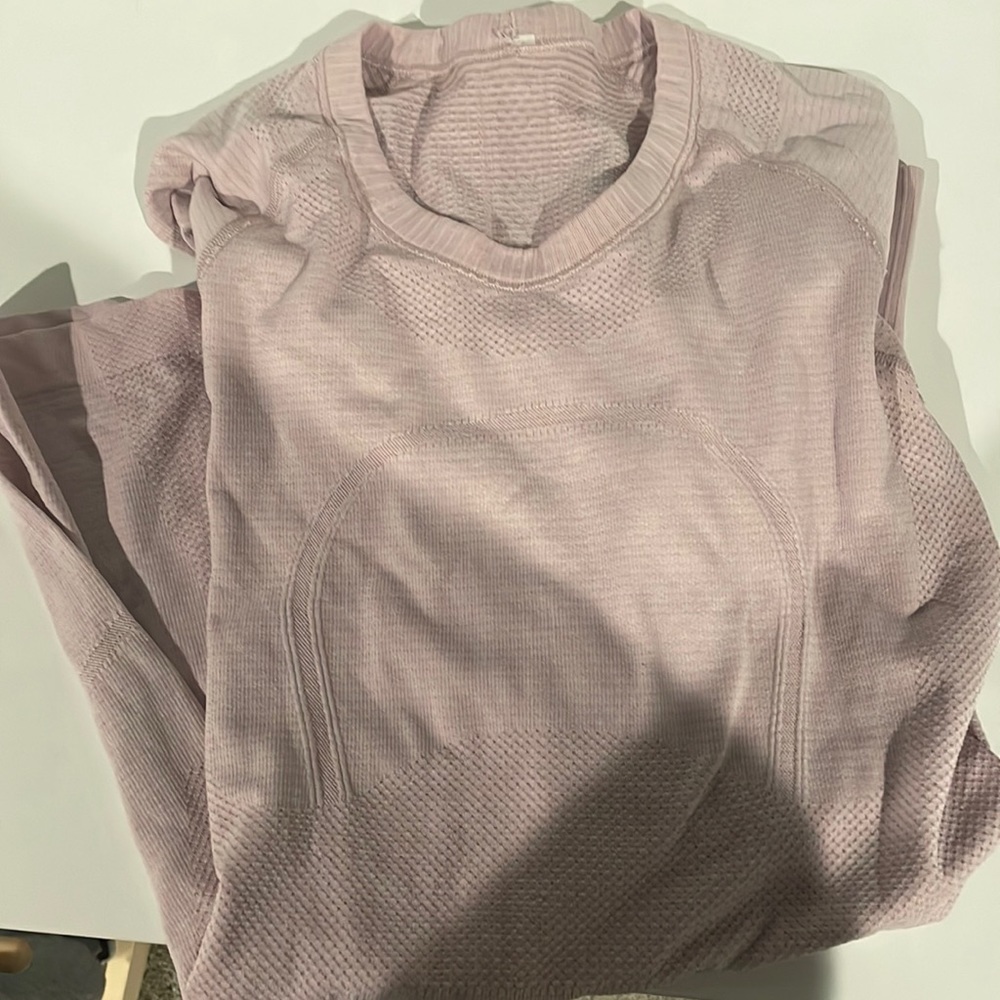 Lulu lemon size 4